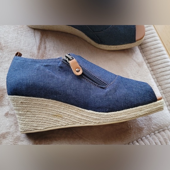 #158 Comfort view- Denim pep toe, side zip wedges, sz. 9.5 WW - Picture 5 of 7
